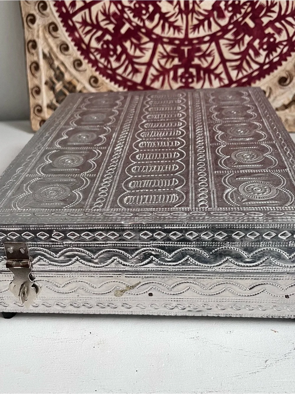 Vintage embossed Decorative Silver tone Jewelry Box vanity